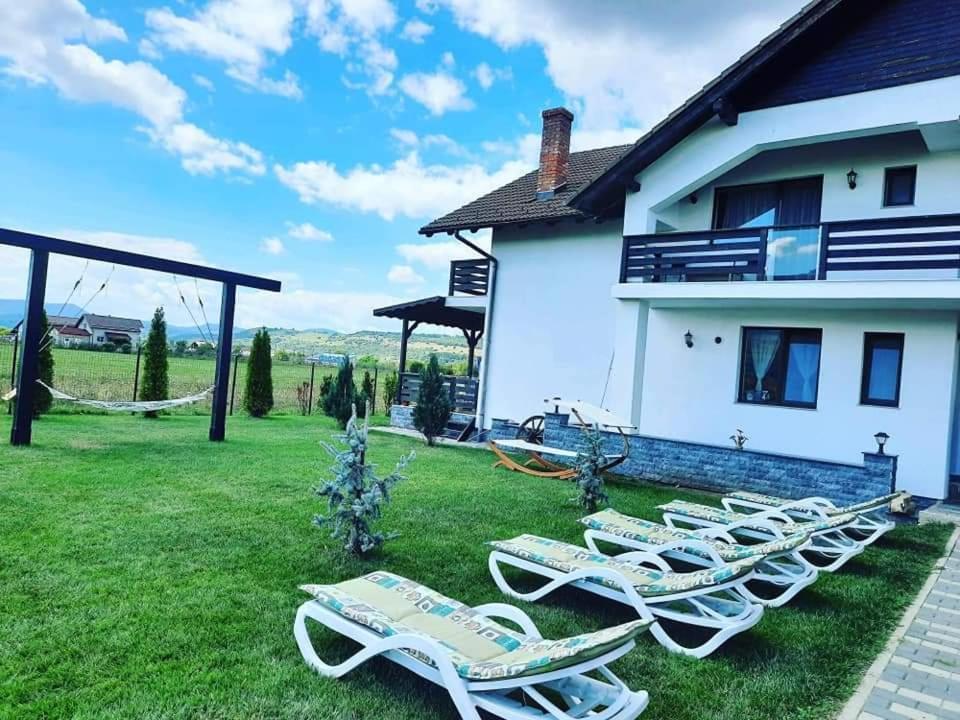 Pensiunea Conacul Lui Horia Bistriţa エクステリア 写真